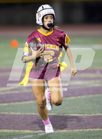 Thumbnail 3 in Royal @ Simi Valley photogallery.