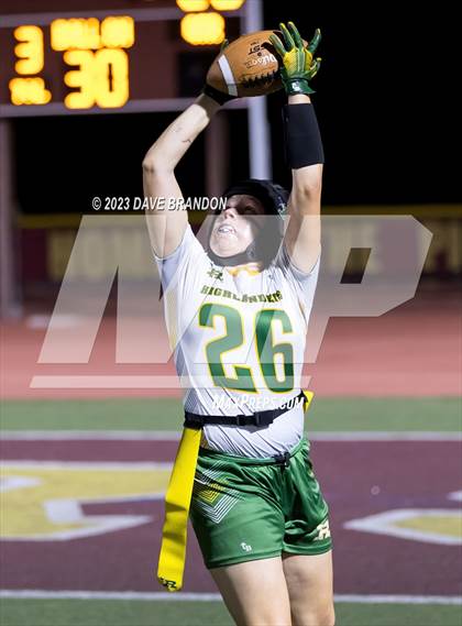 Thumbnail 1 in Royal @ Simi Valley photogallery.