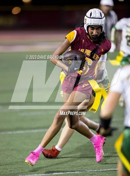 Thumbnail 3 in Royal @ Simi Valley photogallery.