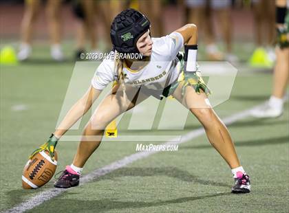 Thumbnail 2 in Royal @ Simi Valley photogallery.