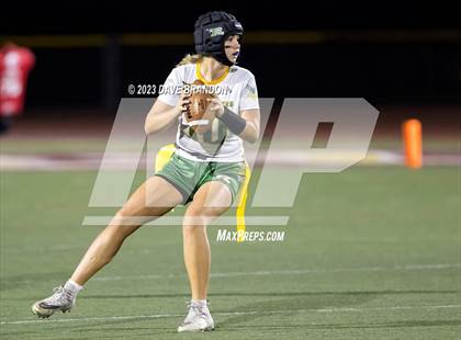 Thumbnail 3 in Royal @ Simi Valley photogallery.
