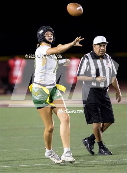 Thumbnail 2 in Royal @ Simi Valley photogallery.