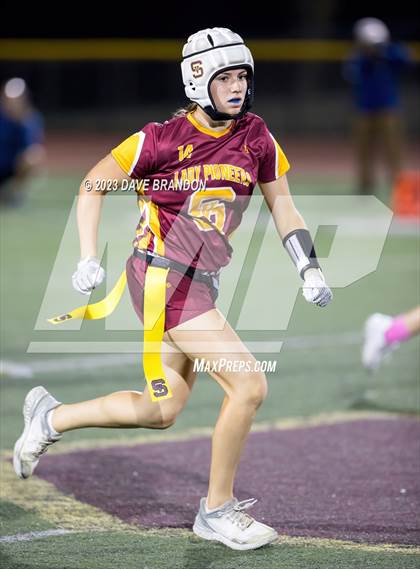 Thumbnail 2 in Royal @ Simi Valley photogallery.