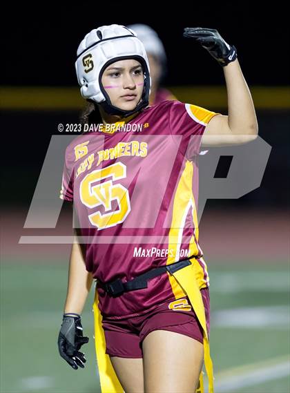 Thumbnail 3 in Royal @ Simi Valley photogallery.