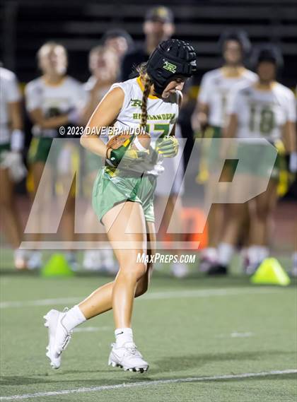 Thumbnail 3 in Royal @ Simi Valley photogallery.