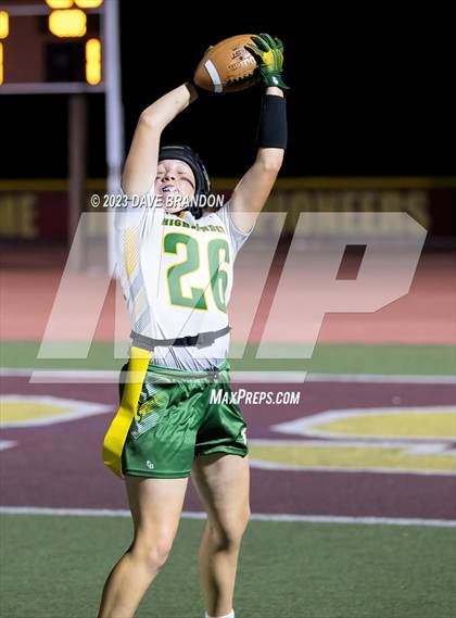 Thumbnail 2 in Royal @ Simi Valley photogallery.