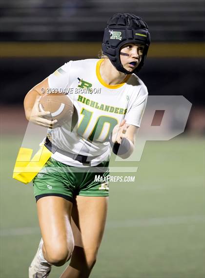 Thumbnail 2 in Royal @ Simi Valley photogallery.