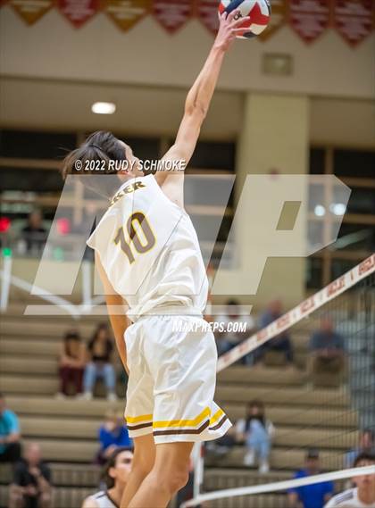Thumbnail 2 in Bishop's vs. Francis Parker (CIF SDS D1 Championship) photogallery.