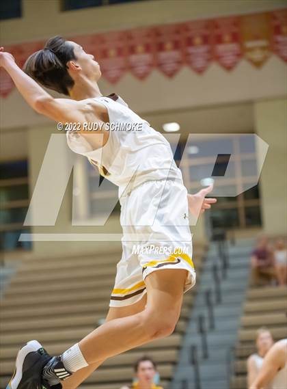 Thumbnail 3 in Bishop's vs. Francis Parker (CIF SDS D1 Championship) photogallery.