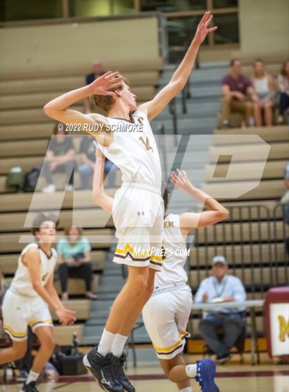 Thumbnail 1 in Bishop's vs. Francis Parker (CIF SDS D1 Championship) photogallery.