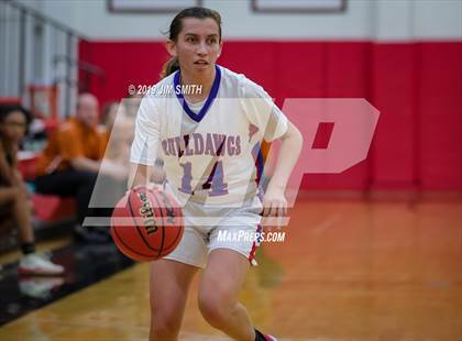 Thumbnail 3 in Eldorado vs. Las Cruces (Joe Armijo Basketball Classic) photogallery.