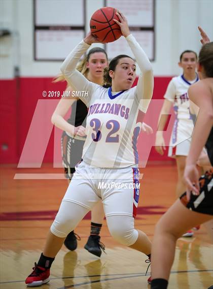 Thumbnail 2 in Eldorado vs. Las Cruces (Joe Armijo Basketball Classic) photogallery.