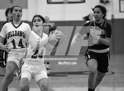 Thumbnail 2 in Eldorado vs. Las Cruces (Joe Armijo Basketball Classic) photogallery.