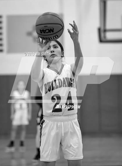 Thumbnail 3 in Eldorado vs. Las Cruces (Joe Armijo Basketball Classic) photogallery.