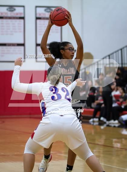 Thumbnail 1 in Eldorado vs. Las Cruces (Joe Armijo Basketball Classic) photogallery.