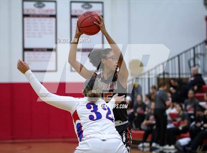 Thumbnail 3 in Eldorado vs. Las Cruces (Joe Armijo Basketball Classic) photogallery.