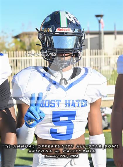 Thumbnail 3 in 1st  Annual Offertunity All-Star Bowl (Arizona vs. California) photogallery.