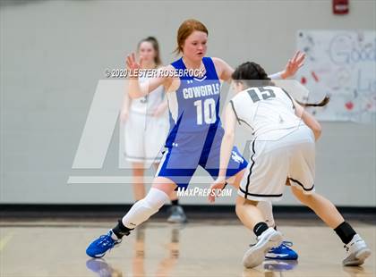 Thumbnail 1 in McMullen County vs. Moulton (1A Regional Quarter Finals) photogallery.