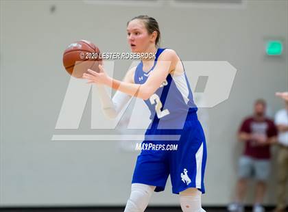 Thumbnail 2 in McMullen County vs. Moulton (1A Regional Quarter Finals) photogallery.