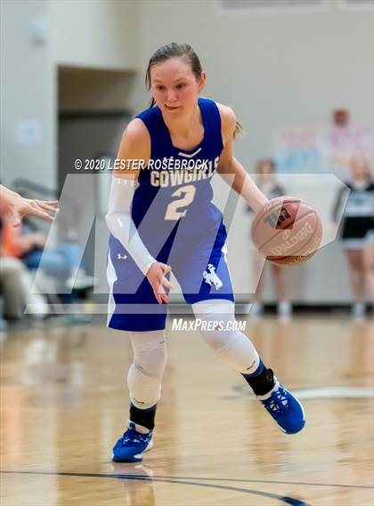 Thumbnail 2 in McMullen County vs. Moulton (1A Regional Quarter Finals) photogallery.