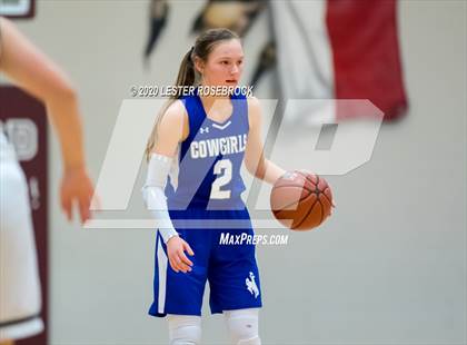 Thumbnail 2 in McMullen County vs. Moulton (1A Regional Quarter Finals) photogallery.