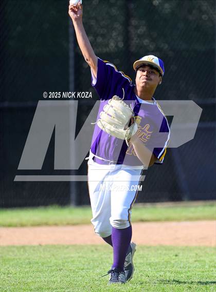 Thumbnail 2 in Lynwood vs. Firebaugh photogallery.