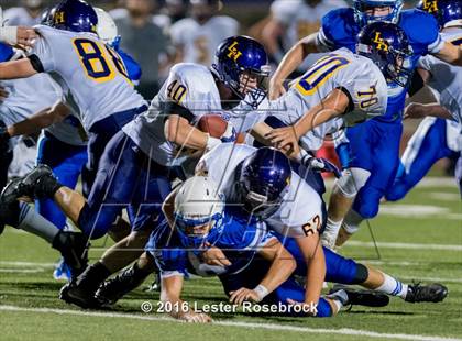 Thumbnail 2 in Liberty Hill vs La Vernia photogallery.