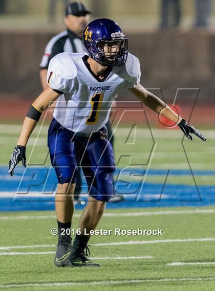 Thumbnail 2 in Liberty Hill vs La Vernia photogallery.