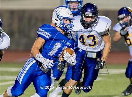 Thumbnail 3 in Liberty Hill vs La Vernia photogallery.