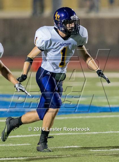 Thumbnail 3 in Liberty Hill vs La Vernia photogallery.