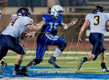 Thumbnail 3 in Liberty Hill vs La Vernia photogallery.