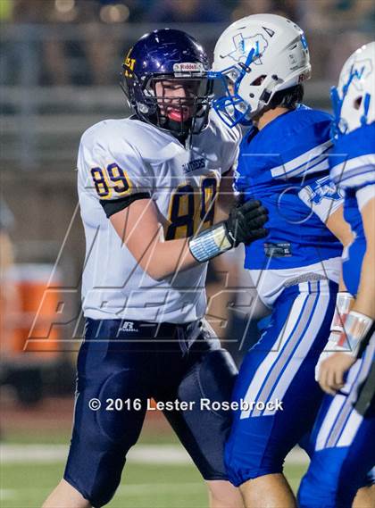 Thumbnail 1 in Liberty Hill vs La Vernia photogallery.