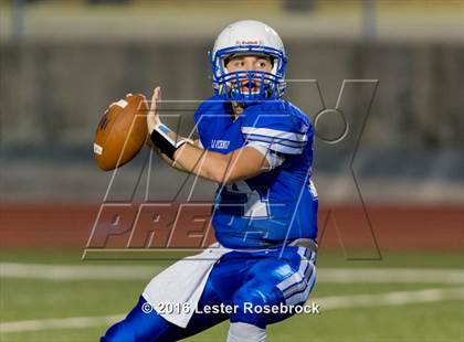 Thumbnail 3 in Liberty Hill vs La Vernia photogallery.