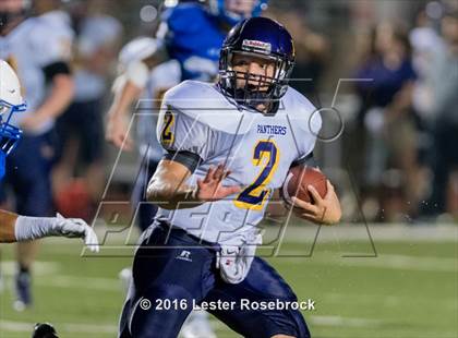Thumbnail 3 in Liberty Hill vs La Vernia photogallery.