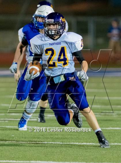 Thumbnail 2 in Liberty Hill vs La Vernia photogallery.