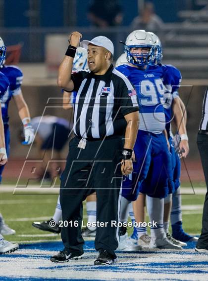 Thumbnail 2 in Liberty Hill vs La Vernia photogallery.