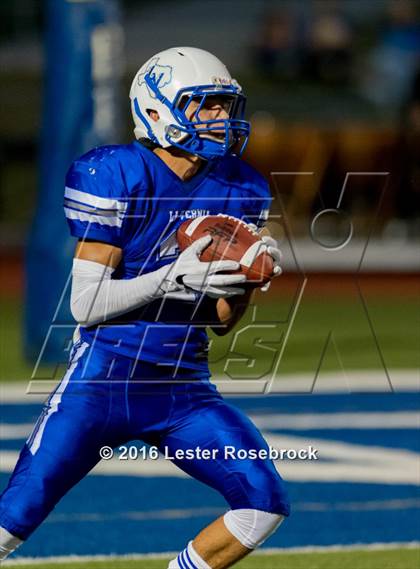 Thumbnail 3 in Liberty Hill vs La Vernia photogallery.
