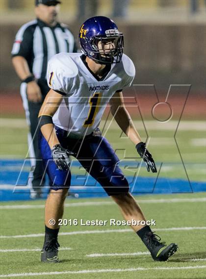 Thumbnail 1 in Liberty Hill vs La Vernia photogallery.