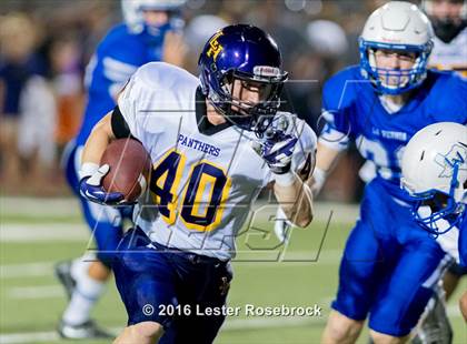 Thumbnail 2 in Liberty Hill vs La Vernia photogallery.