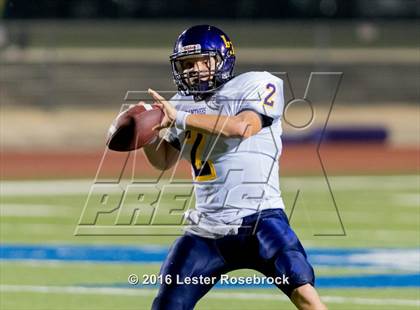 Thumbnail 2 in Liberty Hill vs La Vernia photogallery.