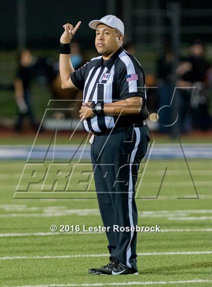 Thumbnail 3 in Liberty Hill vs La Vernia photogallery.