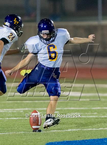 Thumbnail 3 in Liberty Hill vs La Vernia photogallery.