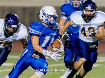 Thumbnail 2 in Liberty Hill vs La Vernia photogallery.