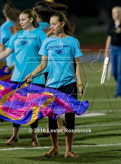 Thumbnail 2 in Liberty Hill vs La Vernia photogallery.