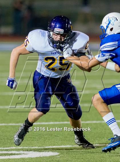 Thumbnail 3 in Liberty Hill vs La Vernia photogallery.