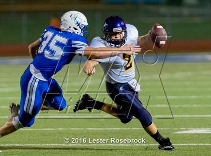 Thumbnail 3 in Liberty Hill vs La Vernia photogallery.