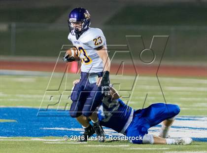 Thumbnail 2 in Liberty Hill vs La Vernia photogallery.