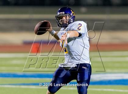 Thumbnail 3 in Liberty Hill vs La Vernia photogallery.