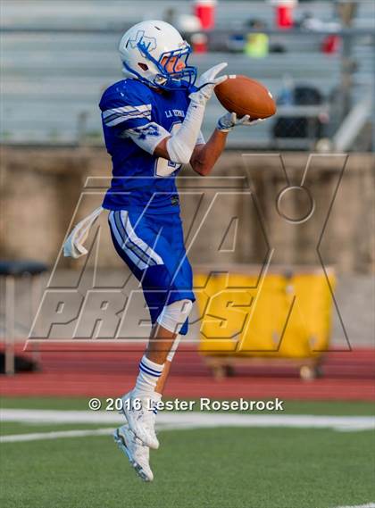 Thumbnail 1 in Liberty Hill vs La Vernia photogallery.