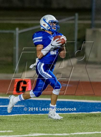 Thumbnail 3 in Liberty Hill vs La Vernia photogallery.